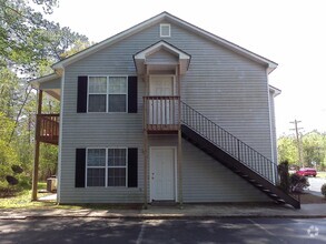 Building Photo - 2 Bedrooms 1 Bath - Downstairs unit