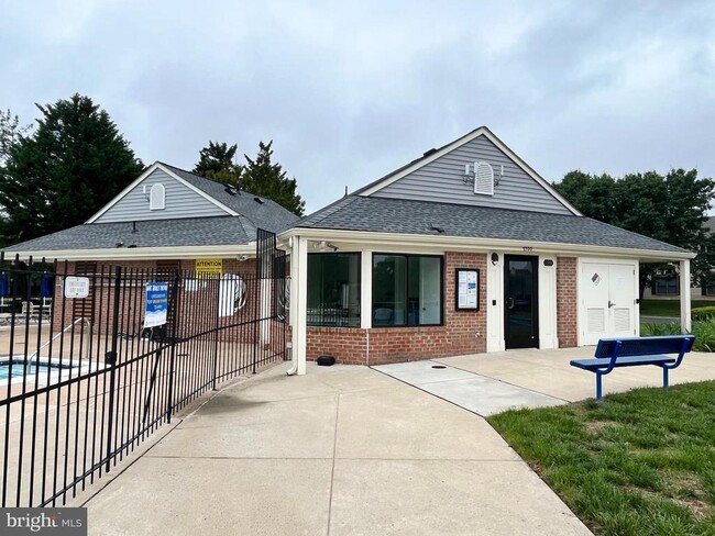 Building Photo - 7572 Belle Grae Dr