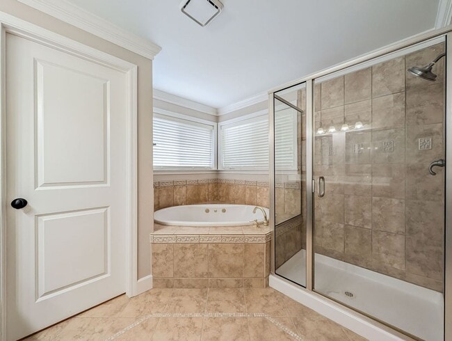 Building Photo - Modern and Elegant 3 Bed 2.5 Bath Home Featuring Luxury Finishes & 3-Car Garage!