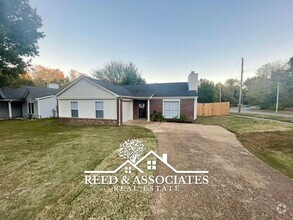 Building Photo - Charming Raleigh Home