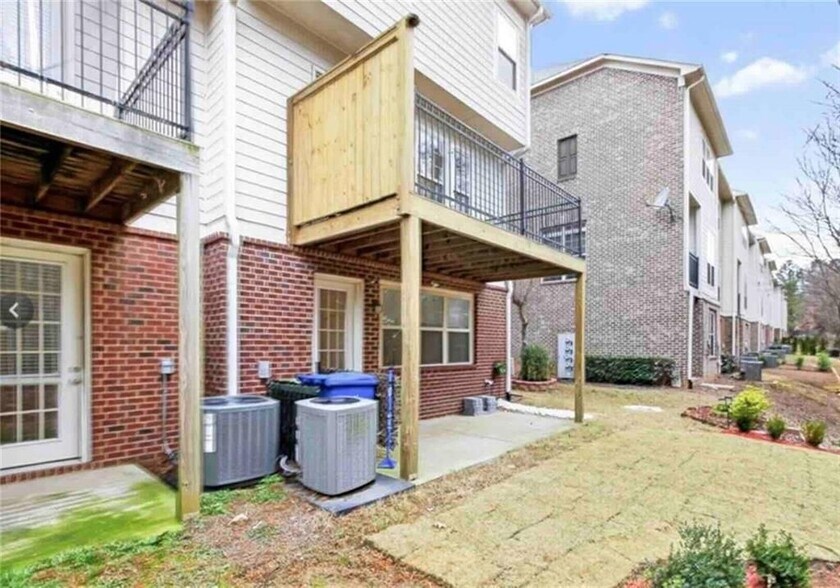 Building Photo - 2407 Tenor Ln