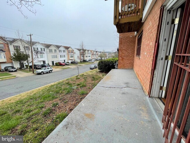 Building Photo - 2512 Markham Ln