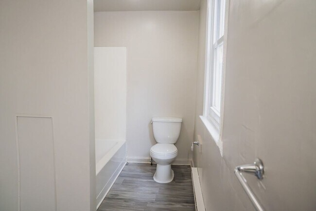 Building Photo - Spacious 3-Bedroom Home with Brand-New Appliances – Available Now in Allentown!