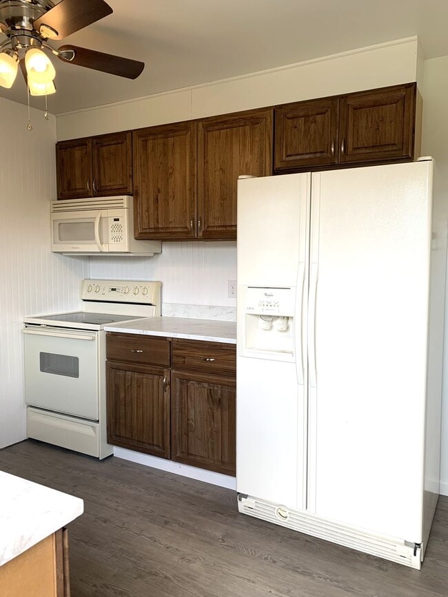 Building Photo - Newly renovated, affordable, 3 bed/1 bath ...