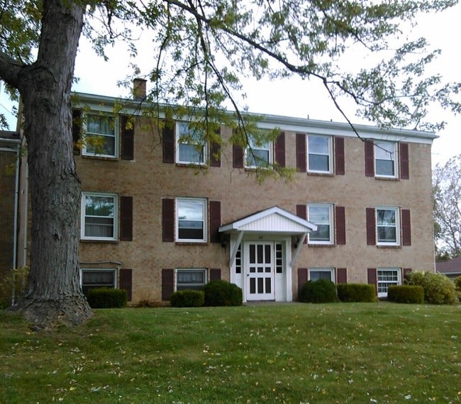 Primary Photo - Leydecker apartments