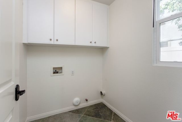Building Photo - 494 Santa Maria St