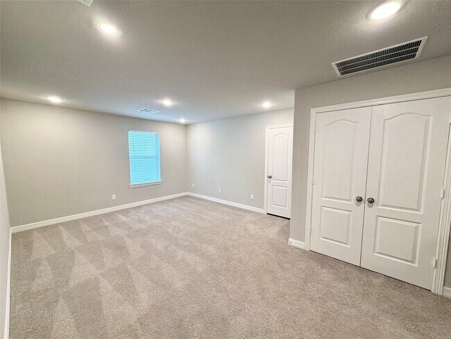 Building Photo - 415 Northern Pike Dr