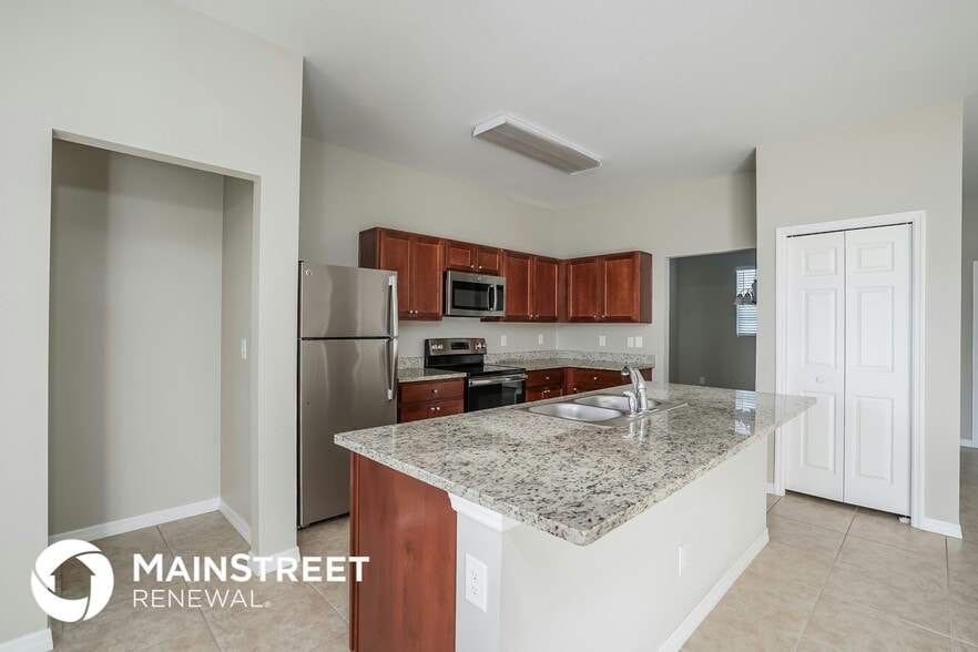 Building Photo - 1137 NW 19th Ave