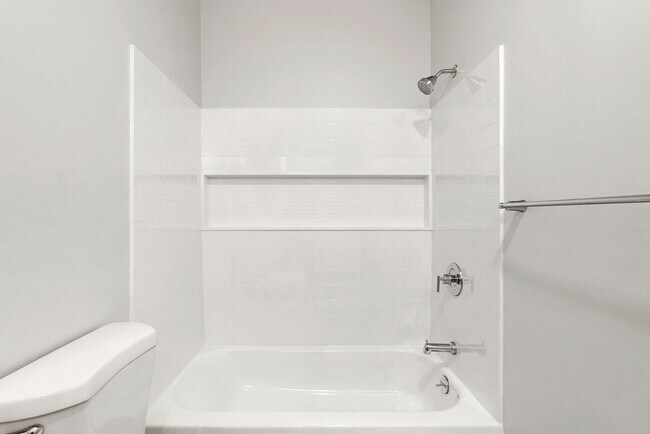 Building Photo - 2 WEEKS FREE!! Newly Renovated JR 1-Bedroo...