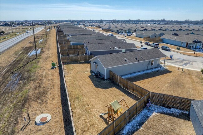 Building Photo - 6611 Coulter Dr