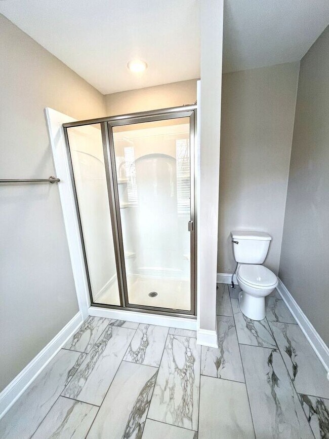 Building Photo - Spacious 3-Bedroom Home in a Prime Locatio...