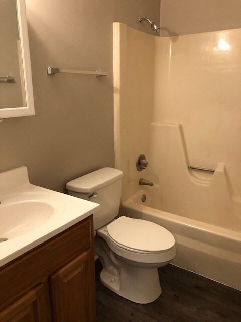 Building Photo - 3300 Starlight Dr