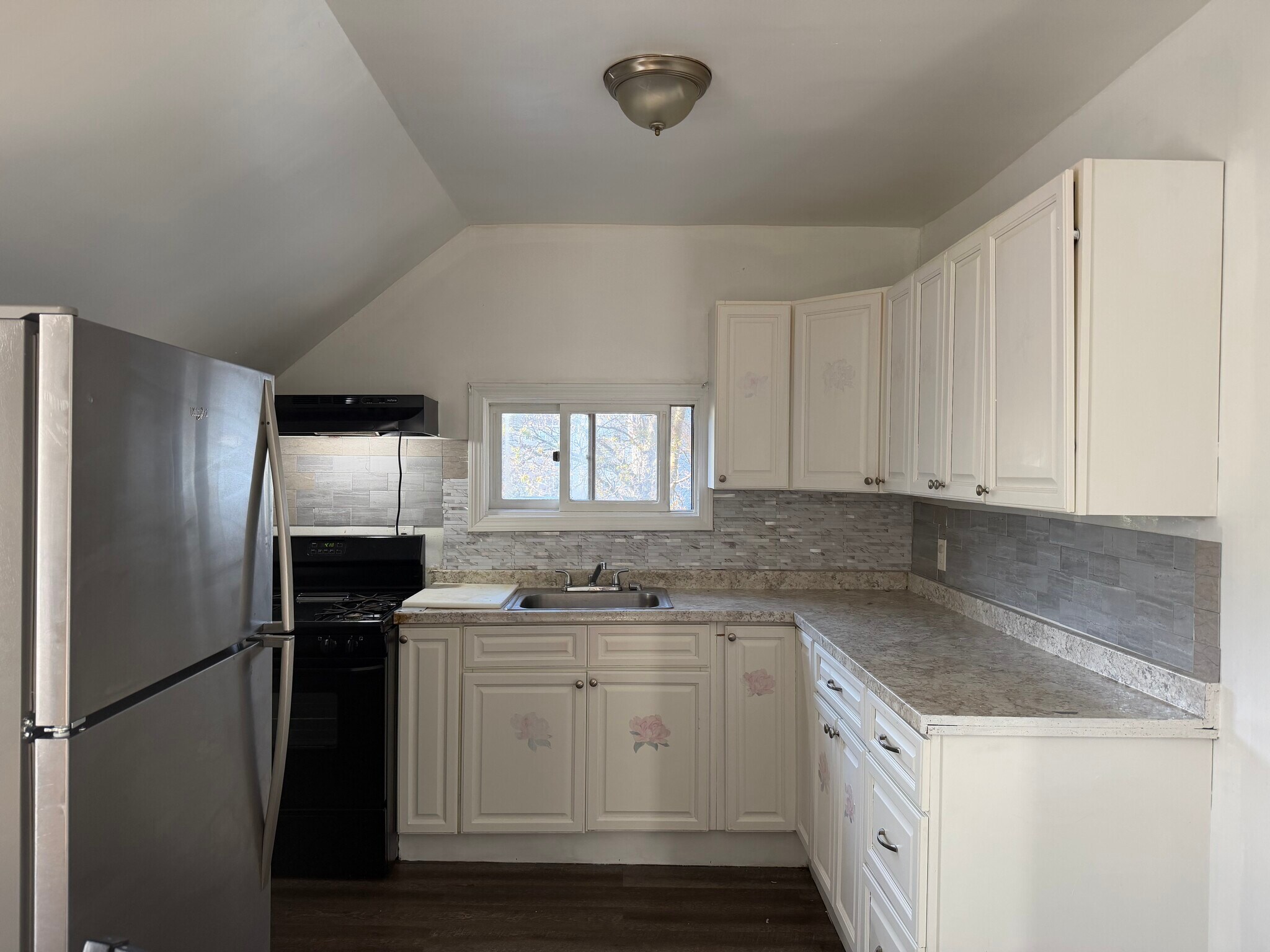 Building Photo - 13 Lafrance Ct