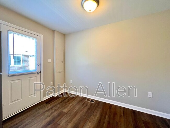 Building Photo - 1754 Meadowbrook Terrace