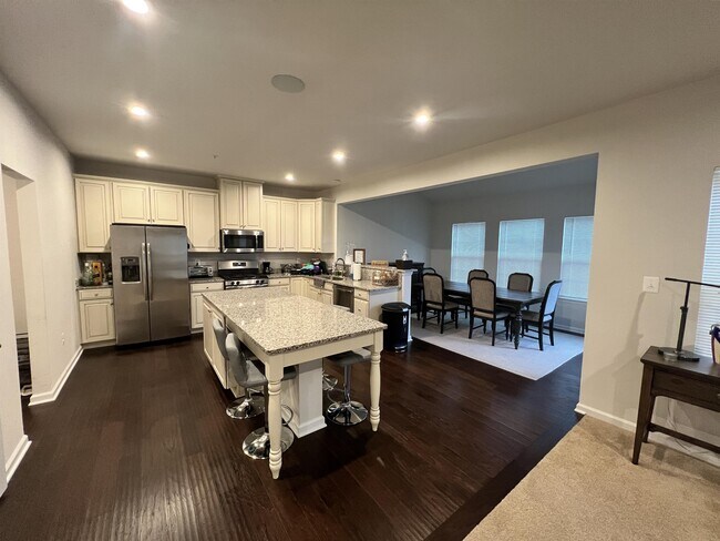 Building Photo - 4206 Manor Field Dr