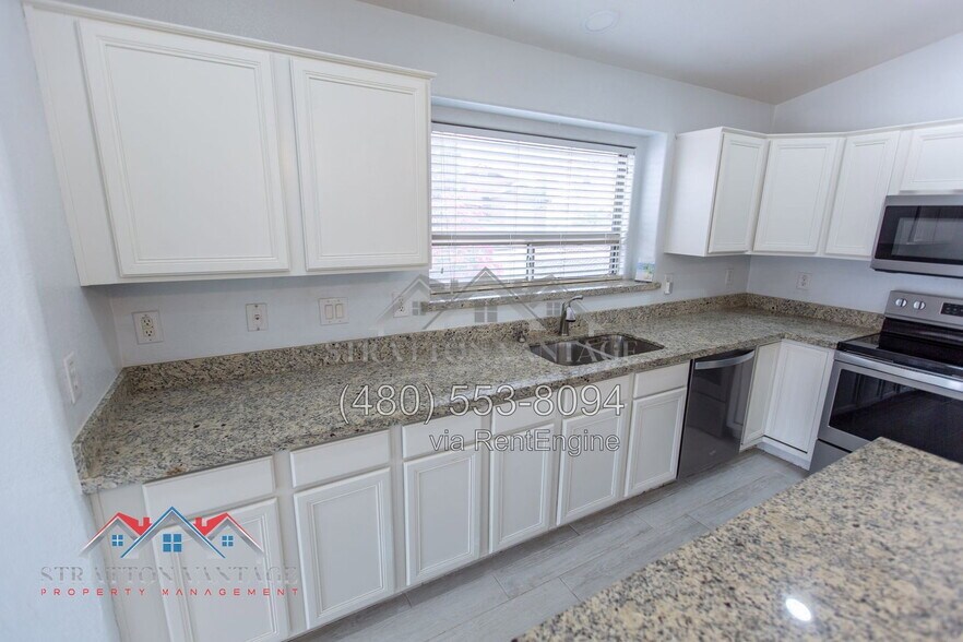 Building Photo - 42447 Colby Dr