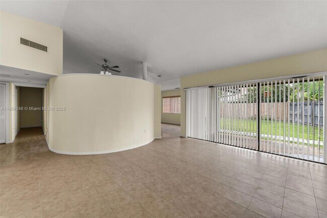 Building Photo - 9130 SW 101st Ave