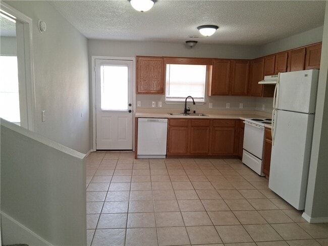 Building Photo - 3306 SW Landau Ct