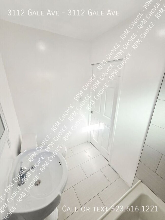 Building Photo - 3112 Gale Ave