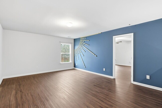 Building Photo - 520 Edgemore Rd