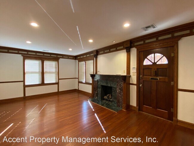 Building Photo - 1915 S Delaware Pl