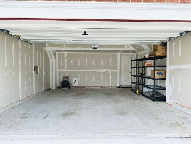 Building Photo - TOWNHOME AVAILABLE IN BALTIMORE CITY