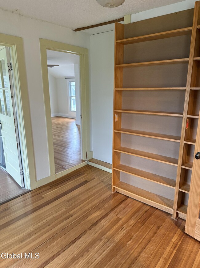 Building Photo - 60 Ash St