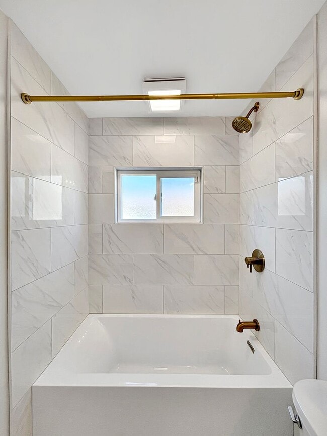 Building Photo - Beautiful 4BD/2BA House in La Mesa w/ W/D,...