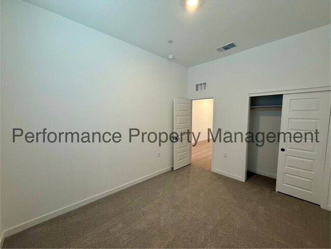 Building Photo - New Construction 5 Bed/3 Bath Home in SW Bakersfield w/ Solar, RBP & $0 Deposit Option