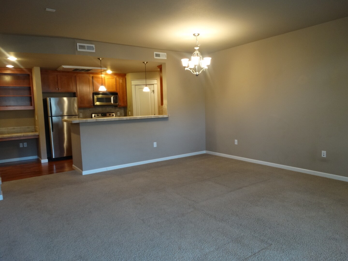 Building Photo - 3640 Summerlinn Dr