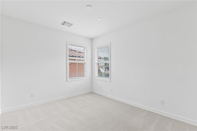 Building Photo - 58 Contrada Fiore Dr