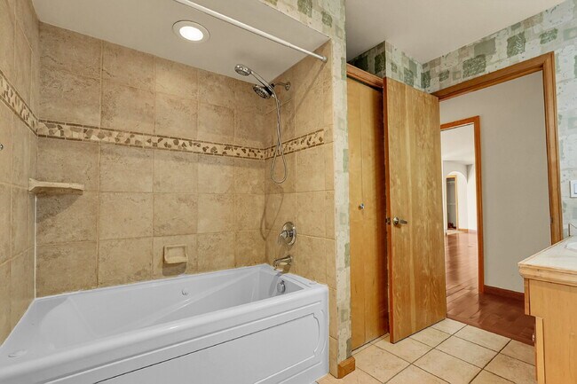 Building Photo - $2,195.95, 3-bed, 2-bed, ranch-style home with a large backyard and $300 off first month's rent