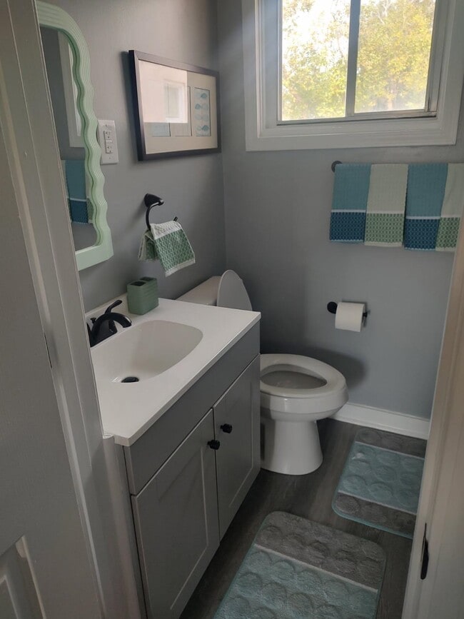 Building Photo - 307 Flagg St