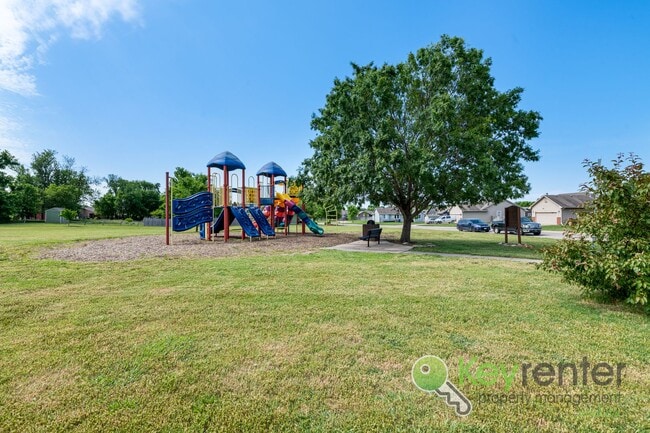 Building Photo - 5 Bedroom 3 Bathroom | Glen Hills - Derby, KS