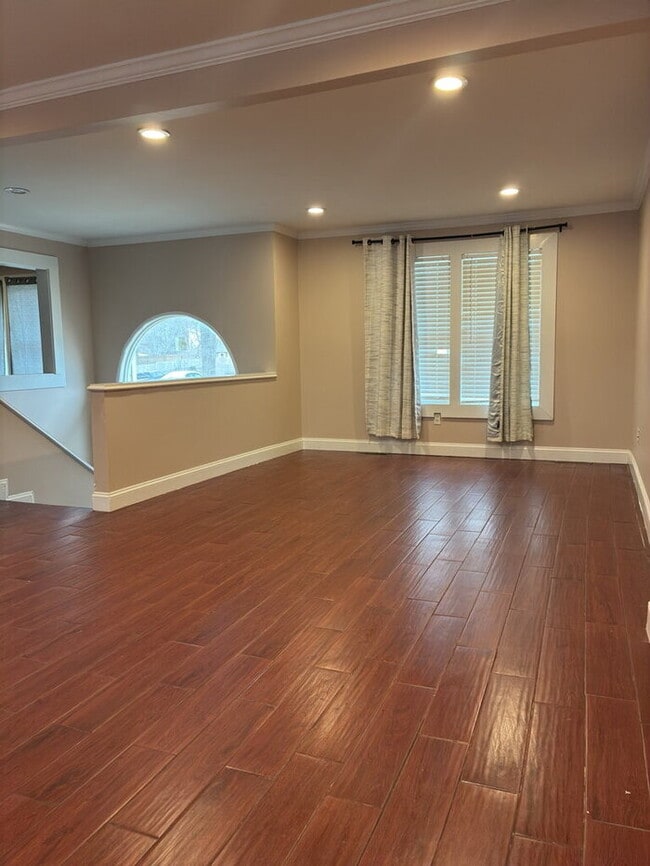 Building Photo - "Spacious 5-Bedroom Haven with 3 Baths and 3100 Sq Ft of Comfort in Easley!"