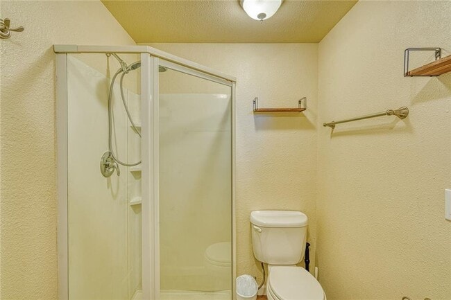 Building Photo - 296 Hartt Hill Dr