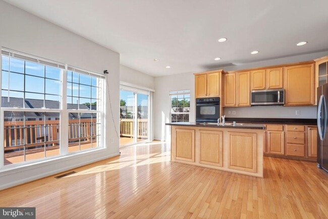 Building Photo - 200 Chesterbrook Ct
