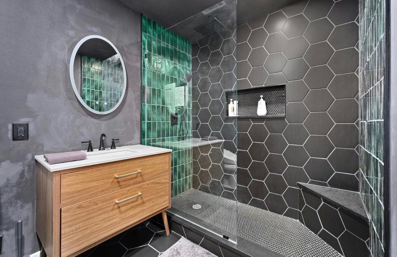 Building Photo - 2804 Crest Ave