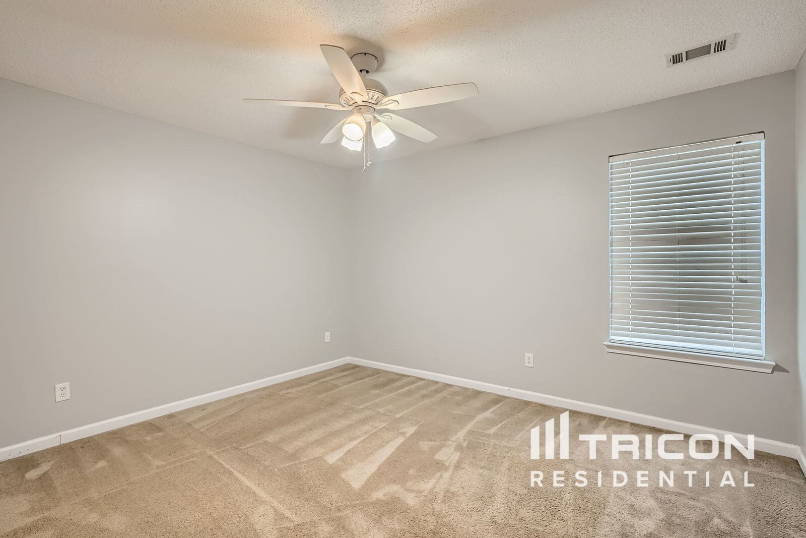 Building Photo - 5519 Village Ridge