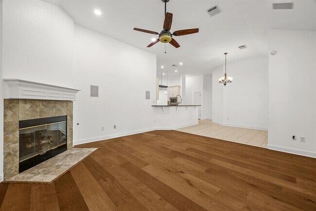 Building Photo - 1309 Horseback Hollow