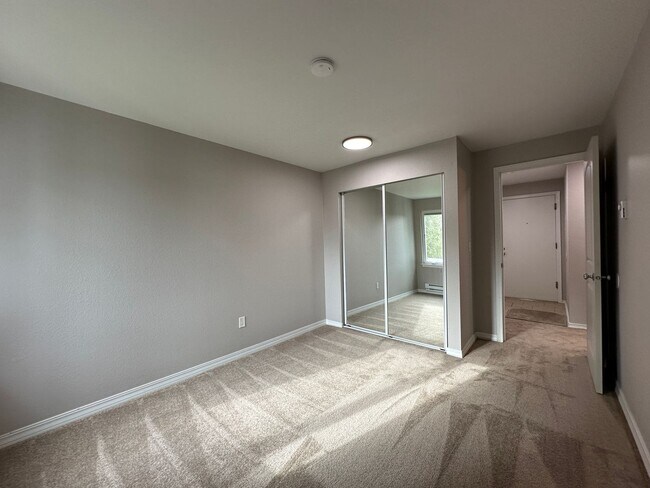 Building Photo - 2bd/1ba Bothell Condo