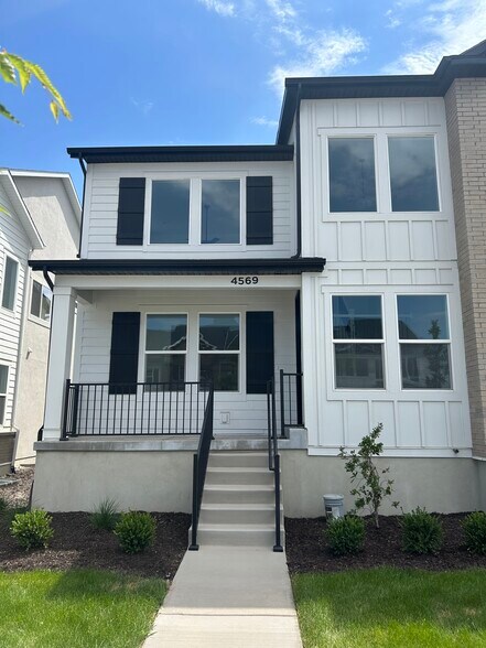 Building Photo - 4569 W Watchmen Way