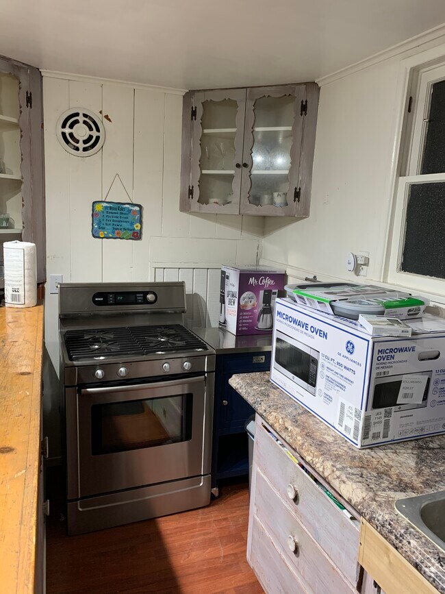 Upgraded stainless steel appliances - 306 17th St
