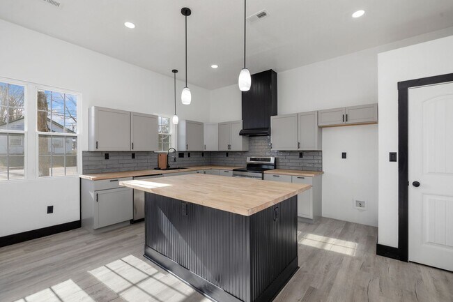 Building Photo - New Construction. 3 bedroom, 2 Bathroom