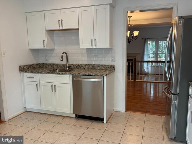 Building Photo - 5832 Apsley House Ct