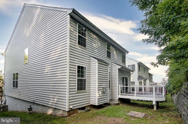 Building Photo - 3401 Eagle Ridge Dr