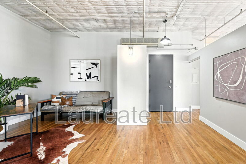 Building Photo - 2261 Blake St