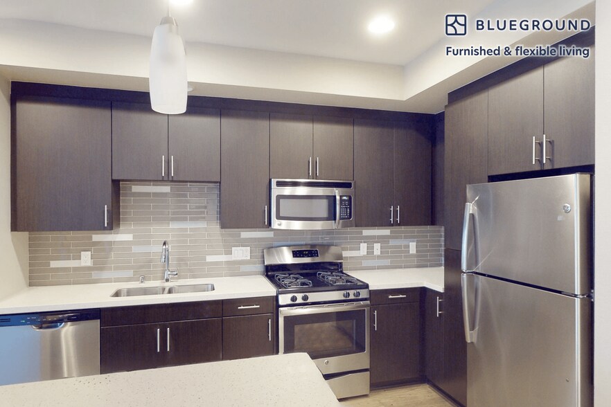 Building Photo - 121 E Rte 66