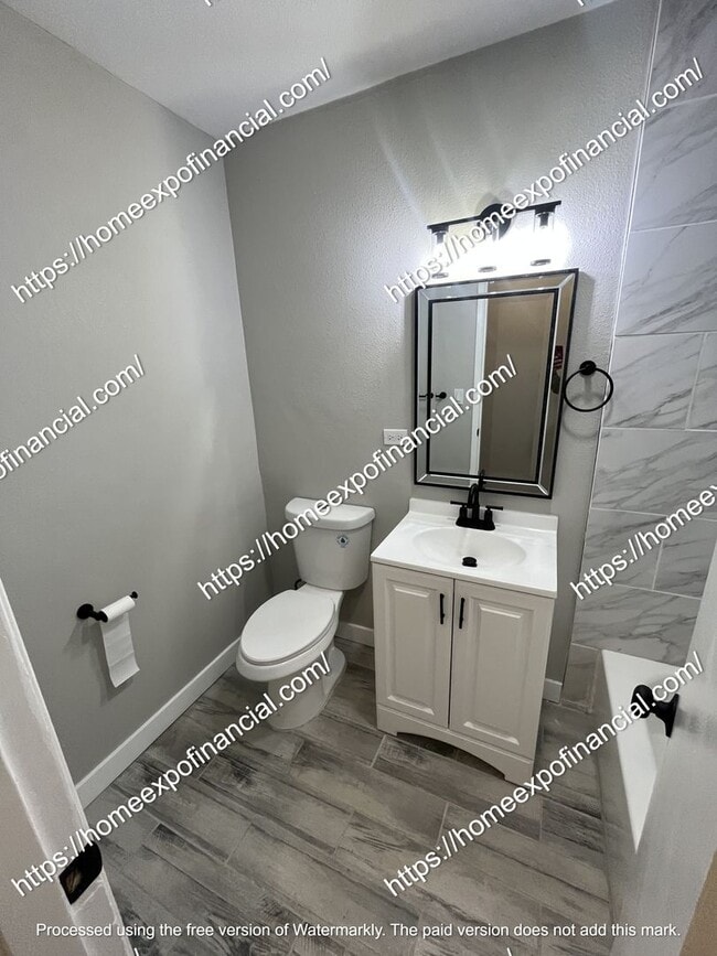 Building Photo - Nice House For Rent