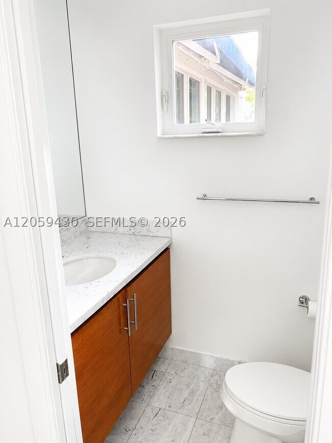 Building Photo - 2954 Whitehead St